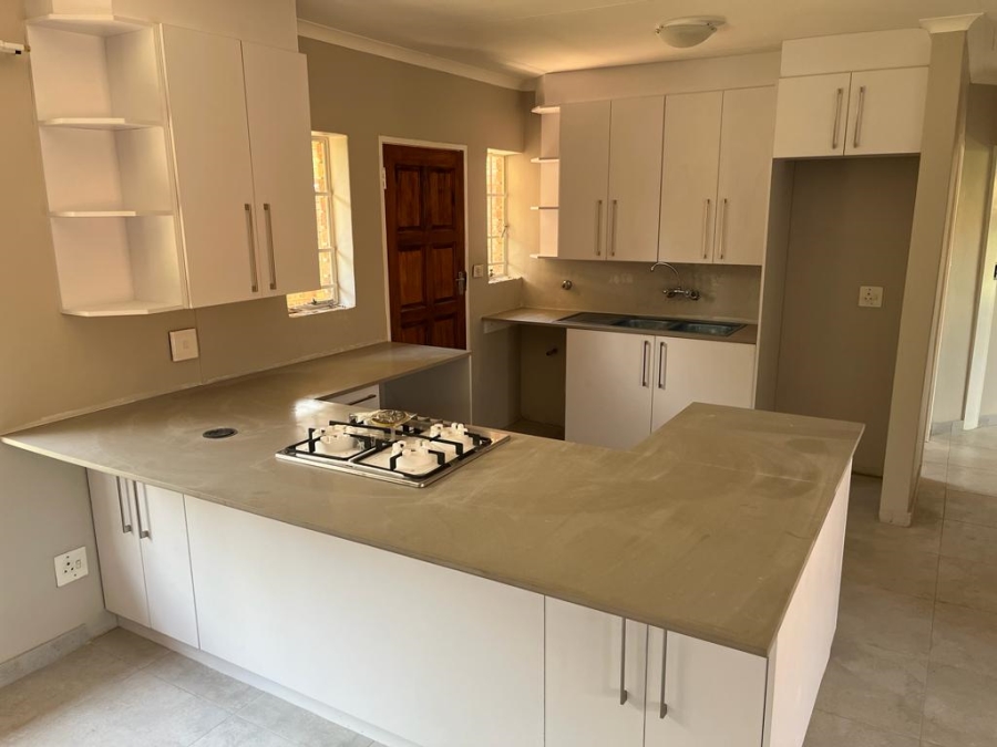 To Let 2 Bedroom Property for Rent in Faerie Glen Gauteng