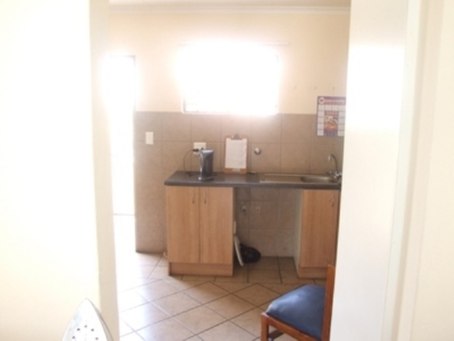 To Let 2 Bedroom Property for Rent in Selcourt Gauteng