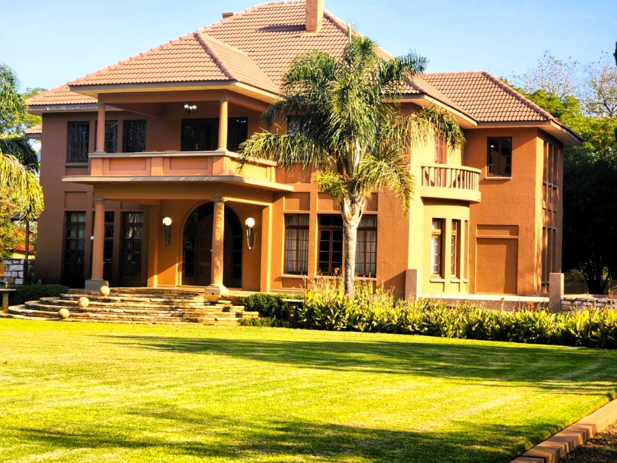 5 Bedroom Property for Sale in Unitas Park Gauteng