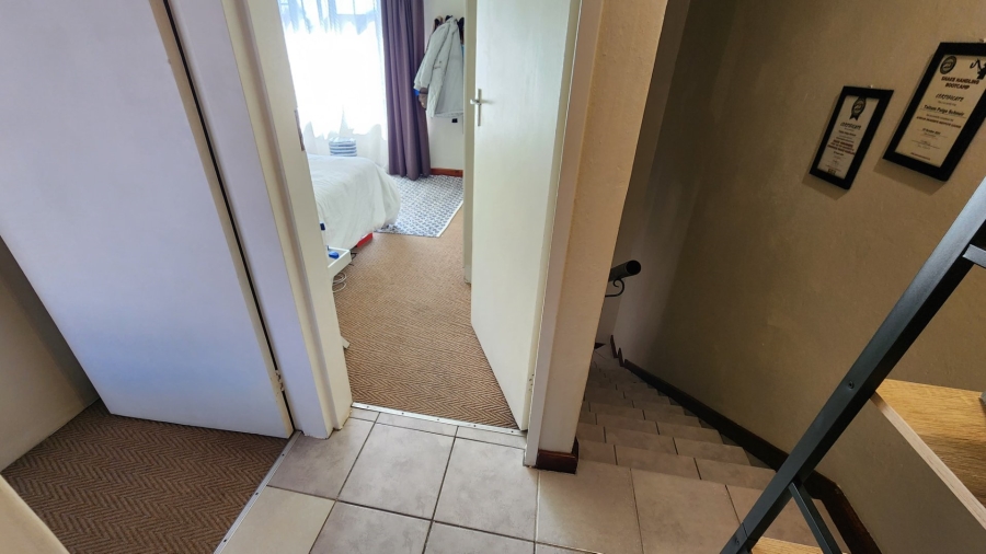 2 Bedroom Property for Sale in Annlin Gauteng