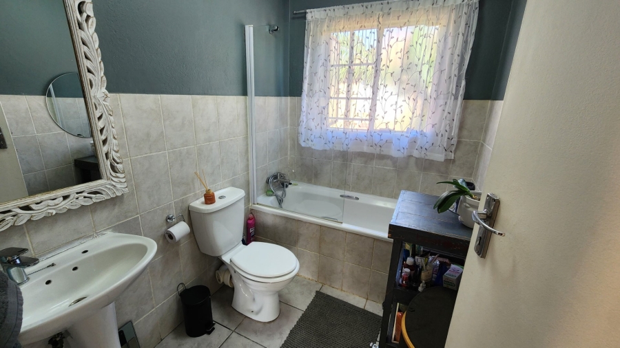 2 Bedroom Property for Sale in Annlin Gauteng