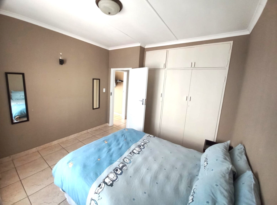 5 Bedroom Property for Sale in Rothdene Gauteng