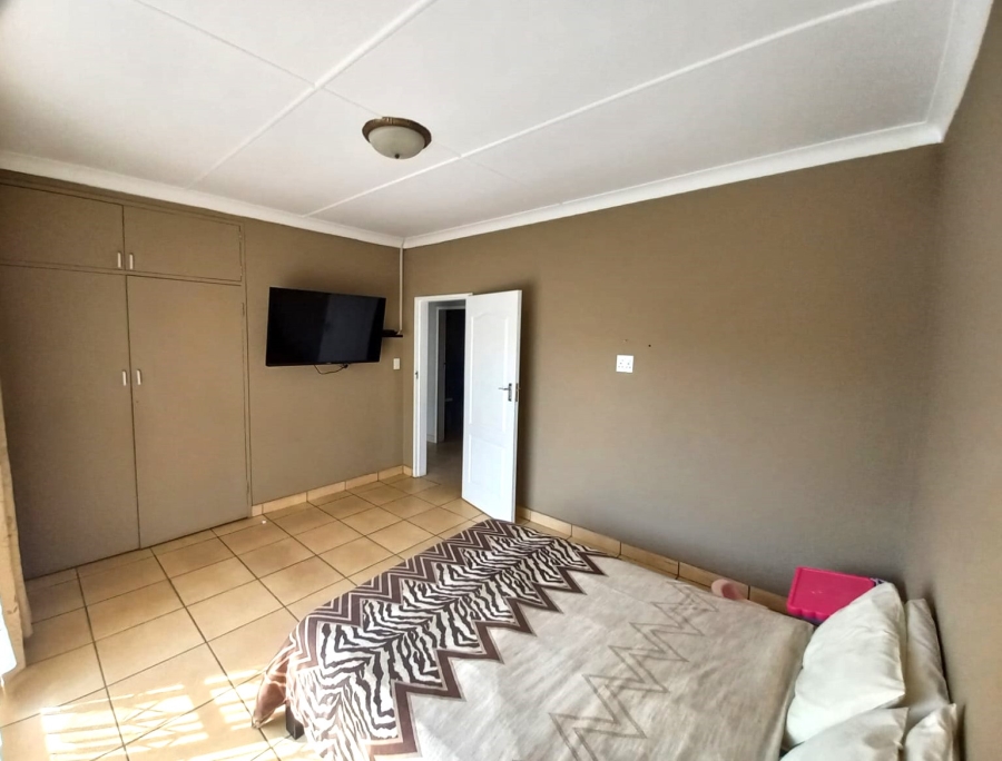 5 Bedroom Property for Sale in Rothdene Gauteng