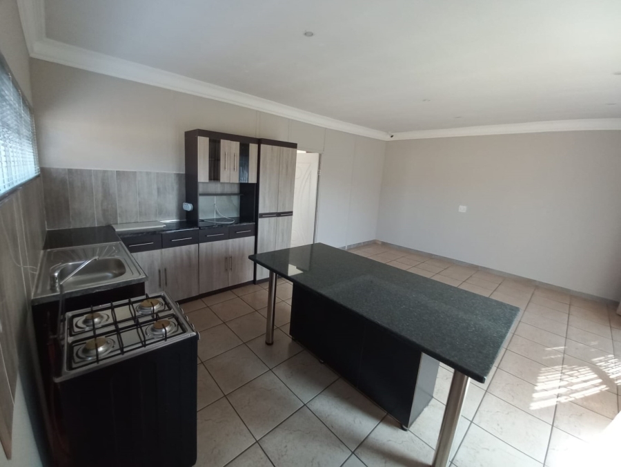 5 Bedroom Property for Sale in Rothdene Gauteng