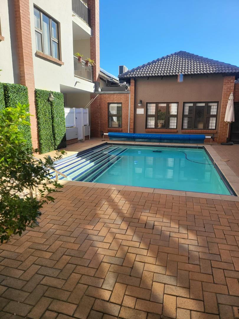 To Let 1 Bedroom Property for Rent in Douglasdale Gauteng