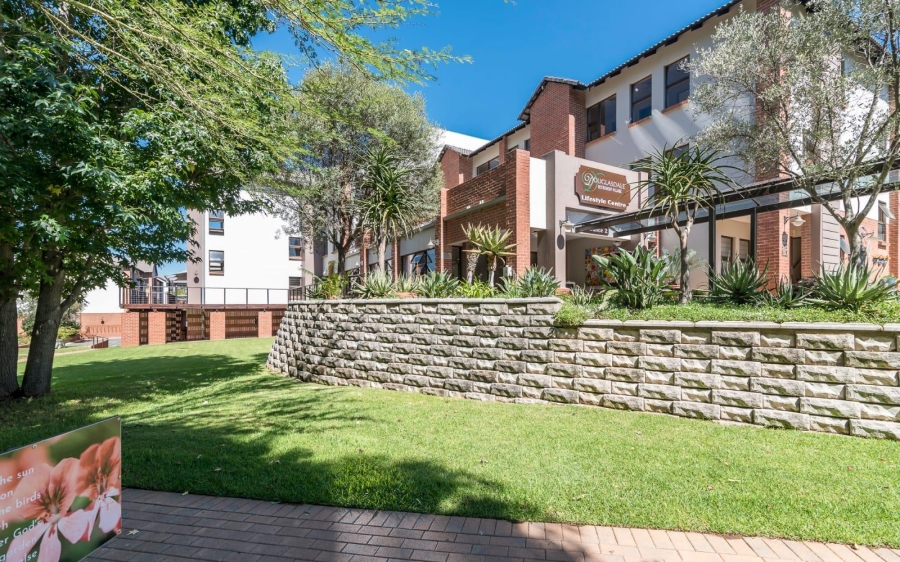 To Let 1 Bedroom Property for Rent in Douglasdale Gauteng