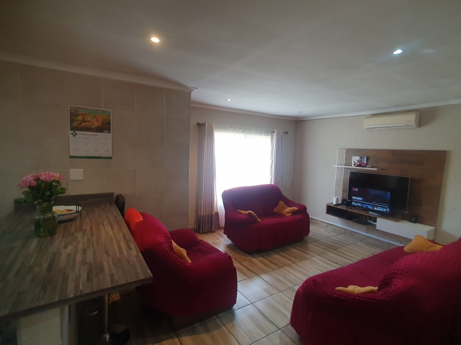 4 Bedroom Property for Sale in Lodeyko Gauteng