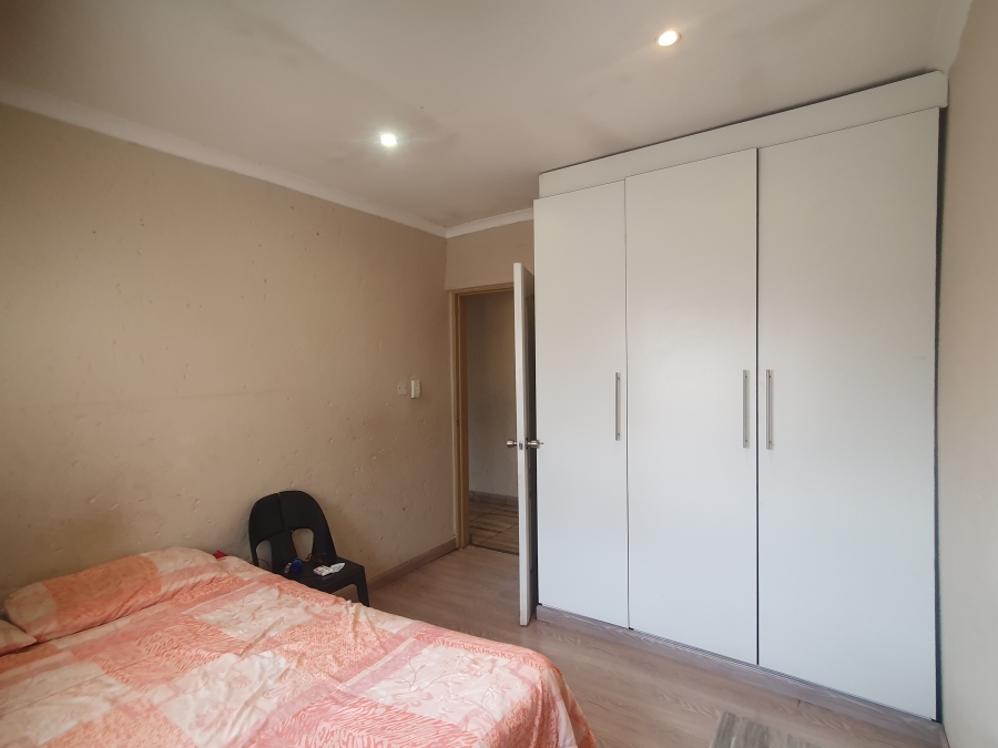 4 Bedroom Property for Sale in Lodeyko Gauteng