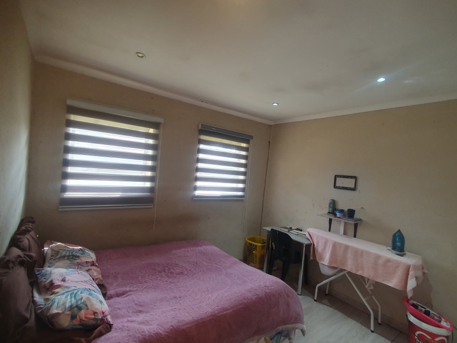 4 Bedroom Property for Sale in Lodeyko Gauteng