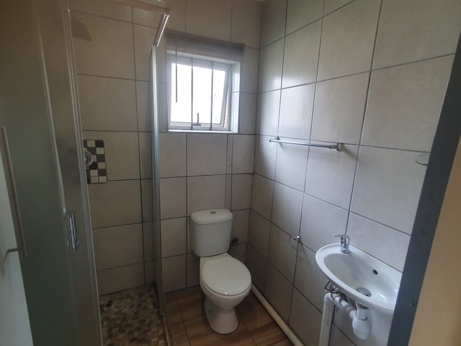 4 Bedroom Property for Sale in Lodeyko Gauteng