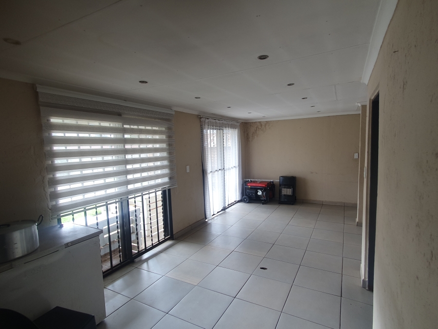 4 Bedroom Property for Sale in Lodeyko Gauteng