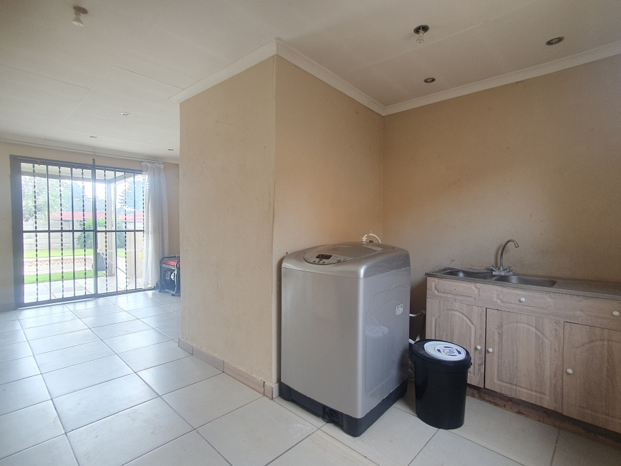 4 Bedroom Property for Sale in Lodeyko Gauteng