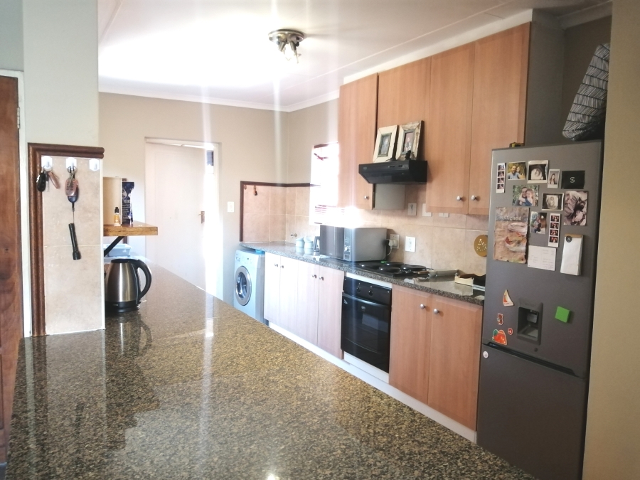 2 Bedroom Property for Sale in Monavoni Gauteng