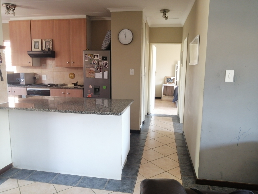 2 Bedroom Property for Sale in Monavoni Gauteng