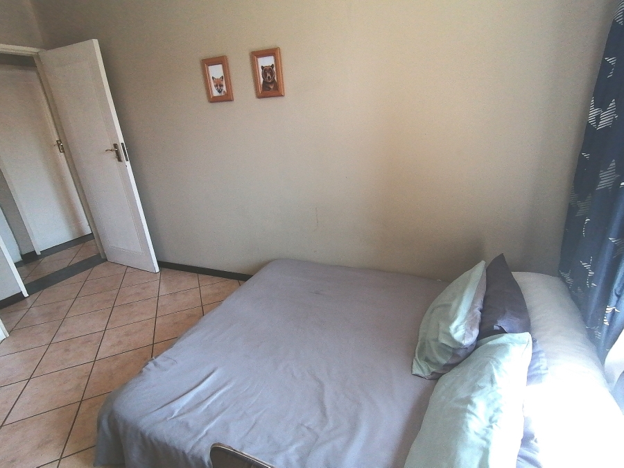 2 Bedroom Property for Sale in Monavoni Gauteng