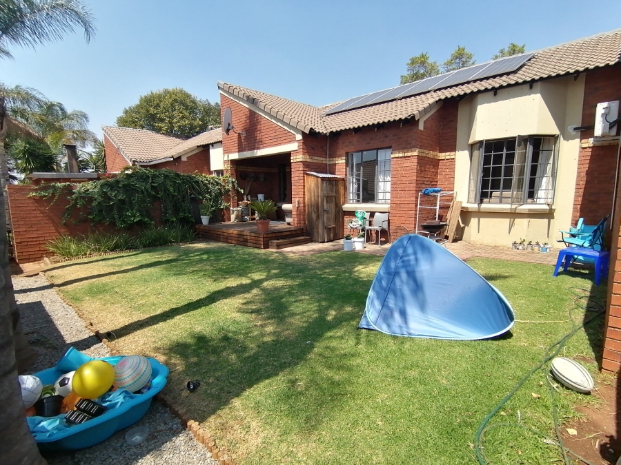 2 Bedroom Property for Sale in Monavoni Gauteng