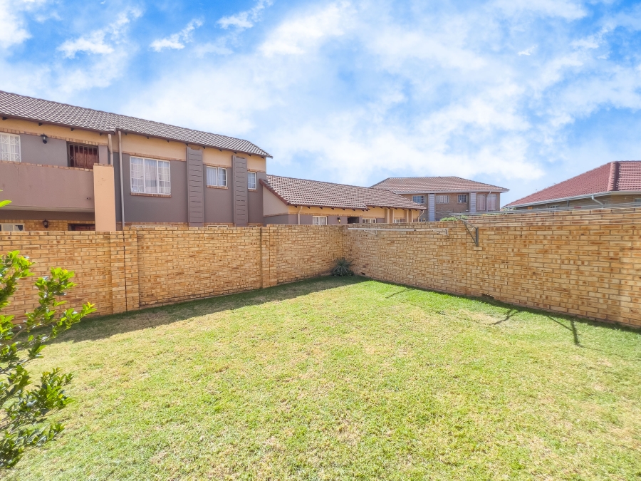 3 Bedroom Property for Sale in Noordwyk Gauteng