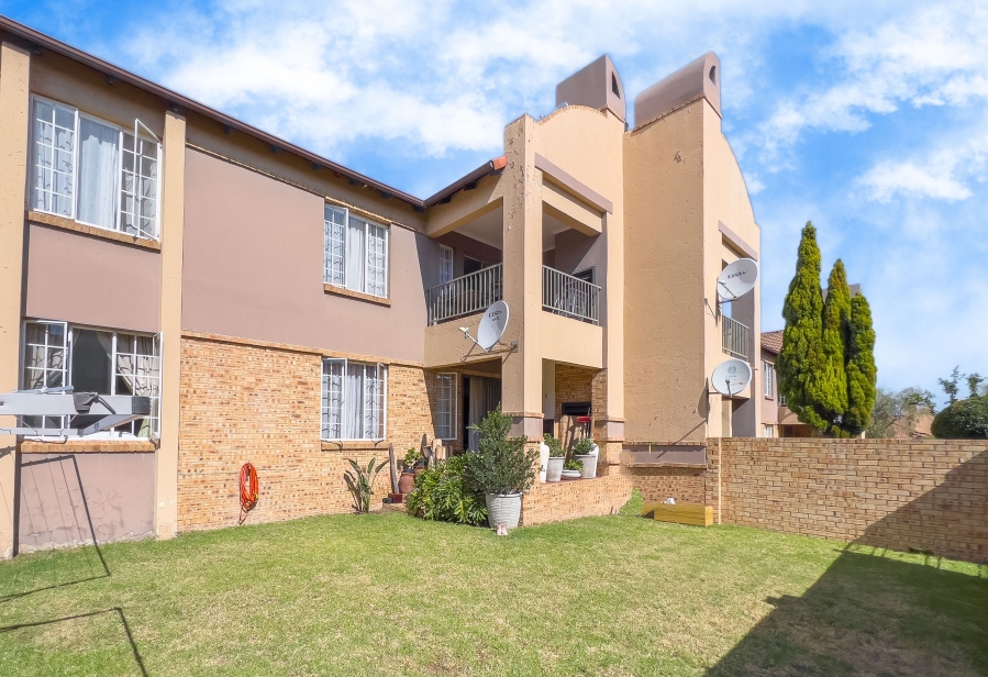 3 Bedroom Property for Sale in Noordwyk Gauteng