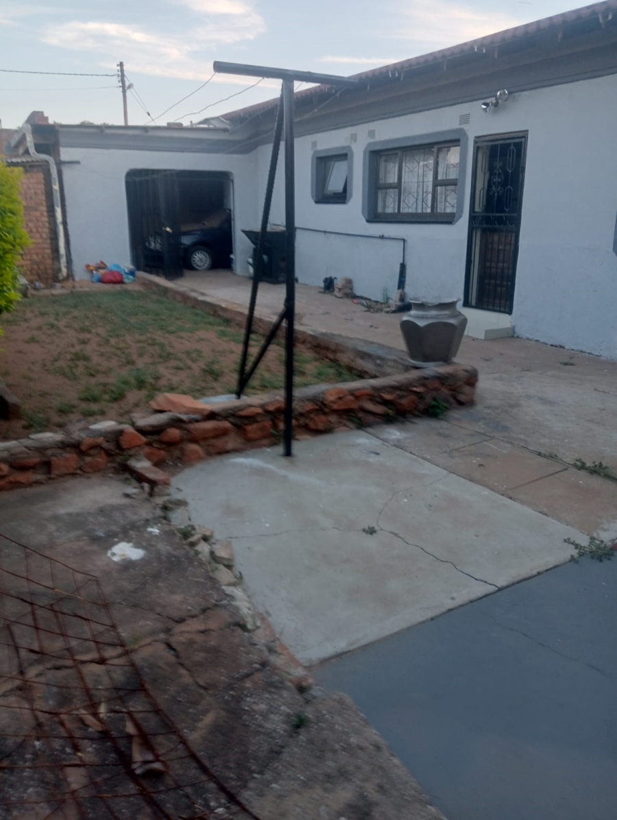 3 Bedroom Property for Sale in Mabopane Unit B Gauteng