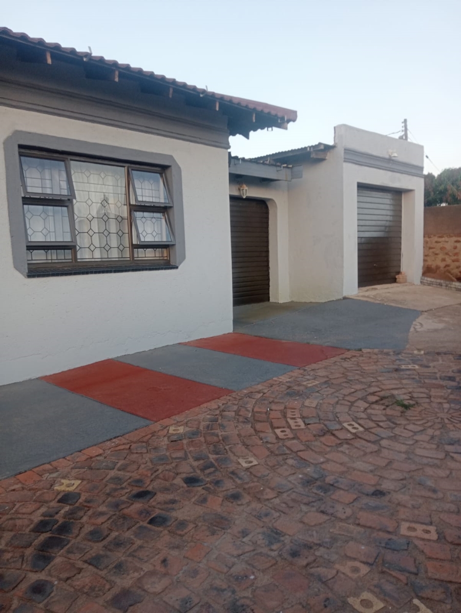 3 Bedroom Property for Sale in Mabopane Unit B Gauteng