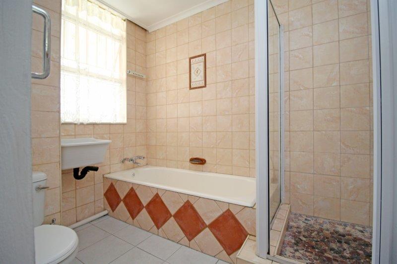 3 Bedroom Property for Sale in Robindale Gauteng