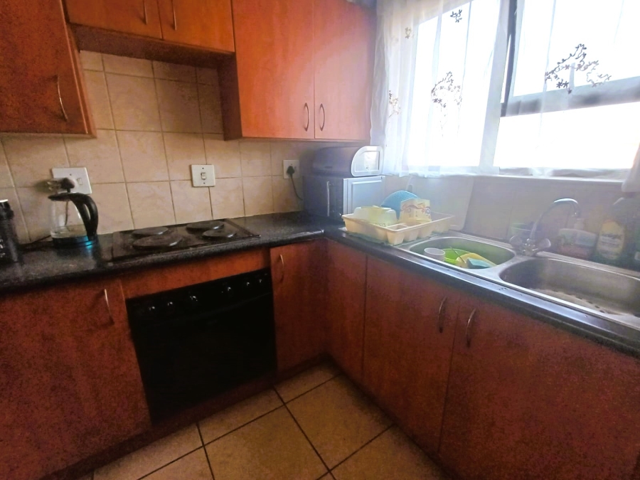 2 Bedroom Property for Sale in Vanderbijlpark SE 10 Gauteng