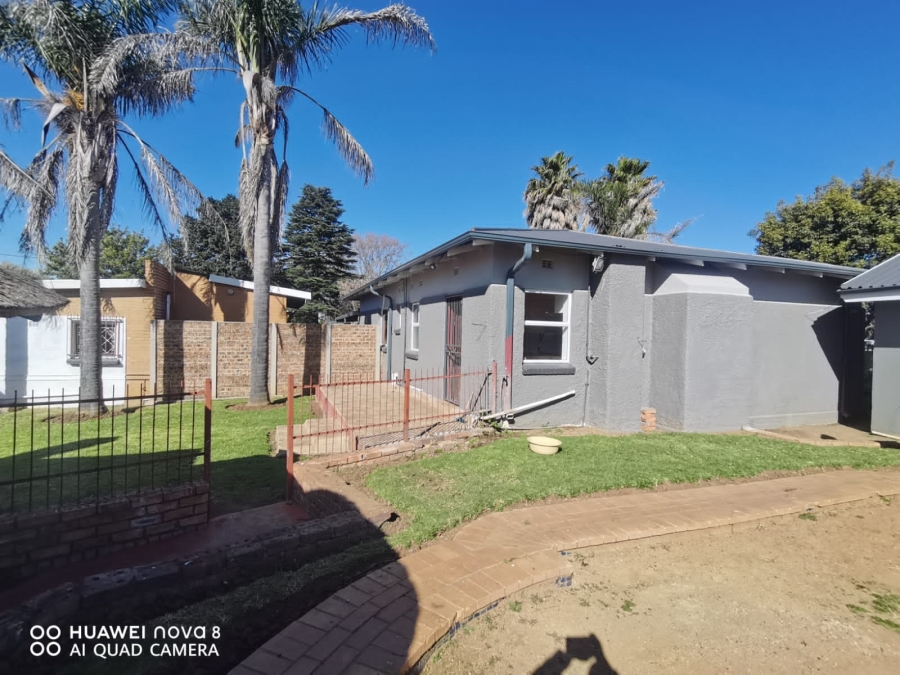 3 Bedroom Property for Sale in Dunnottar Gauteng