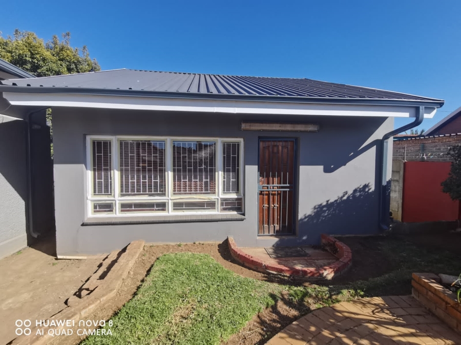 3 Bedroom Property for Sale in Dunnottar Gauteng