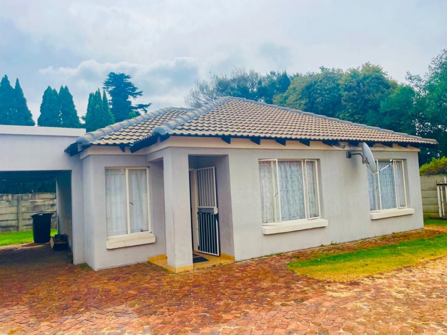 3 Bedroom Property for Sale in Dunnottar Gauteng