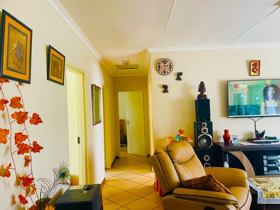 3 Bedroom Property for Sale in Dunnottar Gauteng