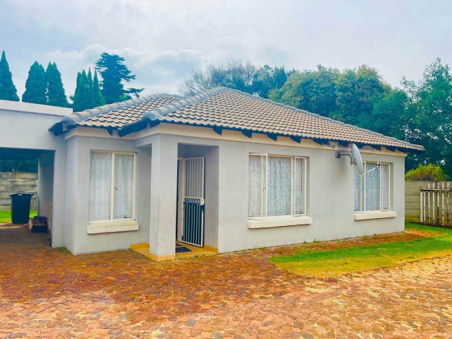 3 Bedroom Property for Sale in Dunnottar Gauteng