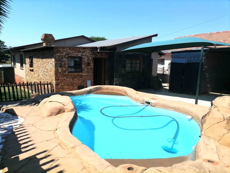 4 Bedroom Property for Sale in Kocksoord Gauteng