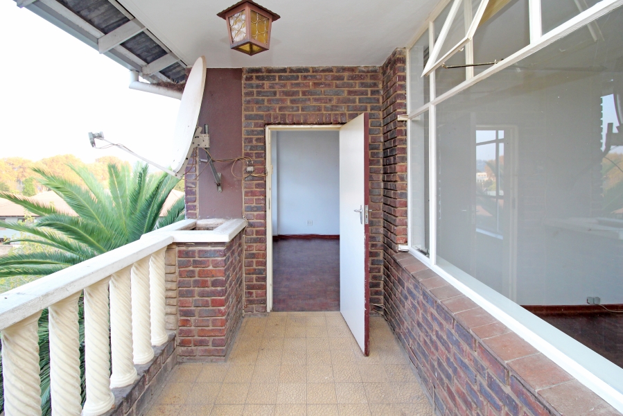 2 Bedroom Property for Sale in Highlands North Gauteng