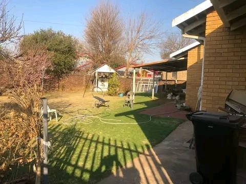 3 Bedroom Property for Sale in Bakerton Gauteng