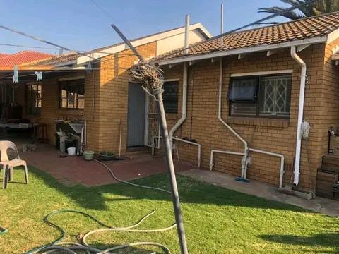 3 Bedroom Property for Sale in Bakerton Gauteng