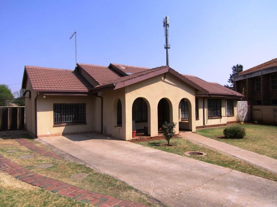 4 Bedroom Property for Sale in Bakerton Gauteng