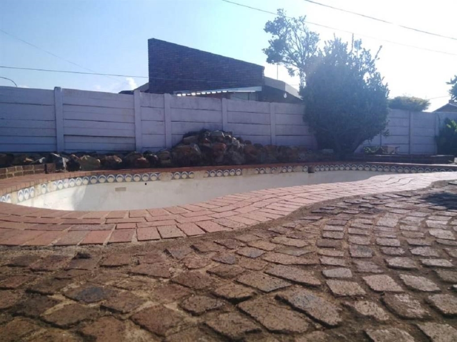 4 Bedroom Property for Sale in Bakerton Gauteng