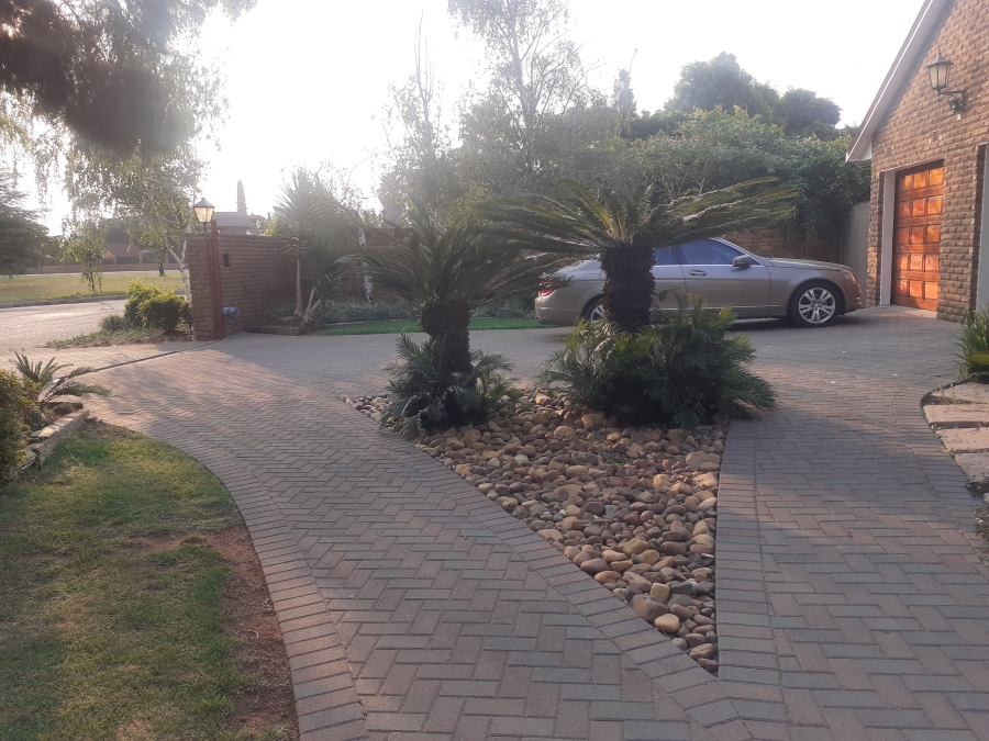 2 Bedroom Property for Sale in Sharon Park Gauteng