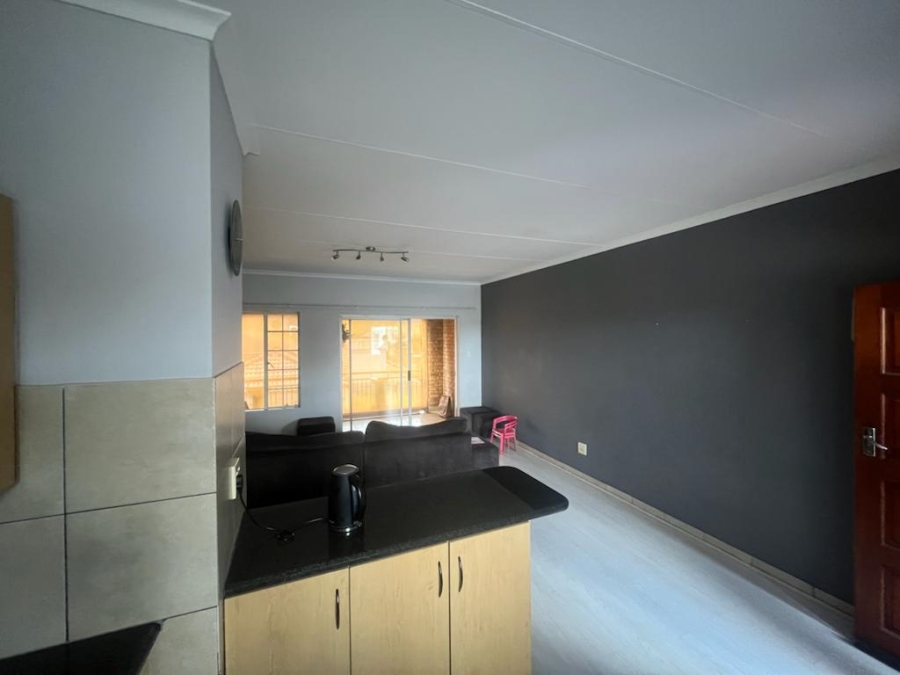 2 Bedroom Property for Sale in Sonneveld Gauteng