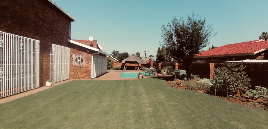 3 Bedroom Property for Sale in Selcourt Gauteng