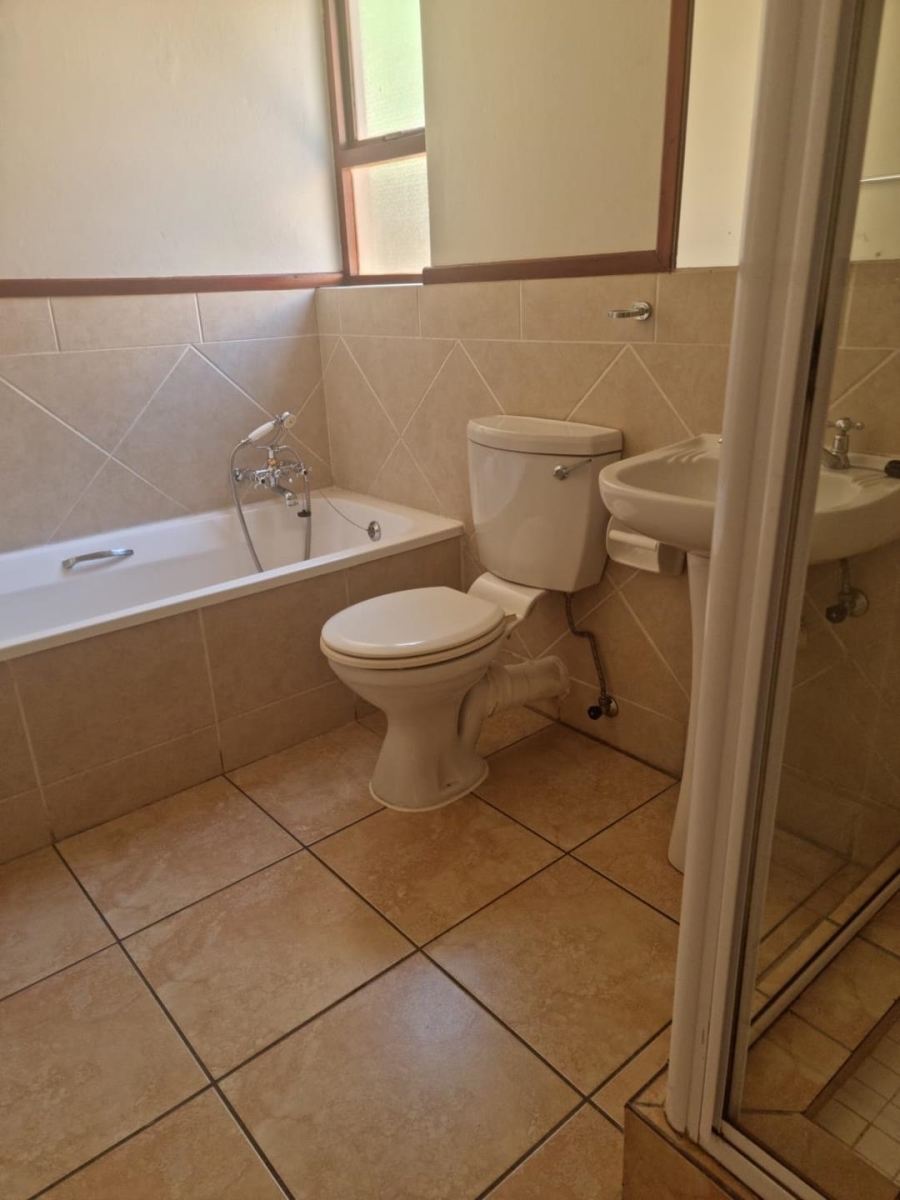 To Let 1 Bedroom Property for Rent in Lonehill Gauteng