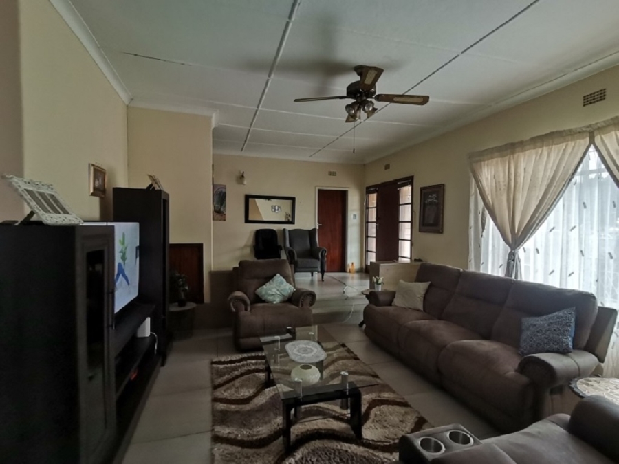 3 Bedroom Property for Sale in Towerby Gauteng