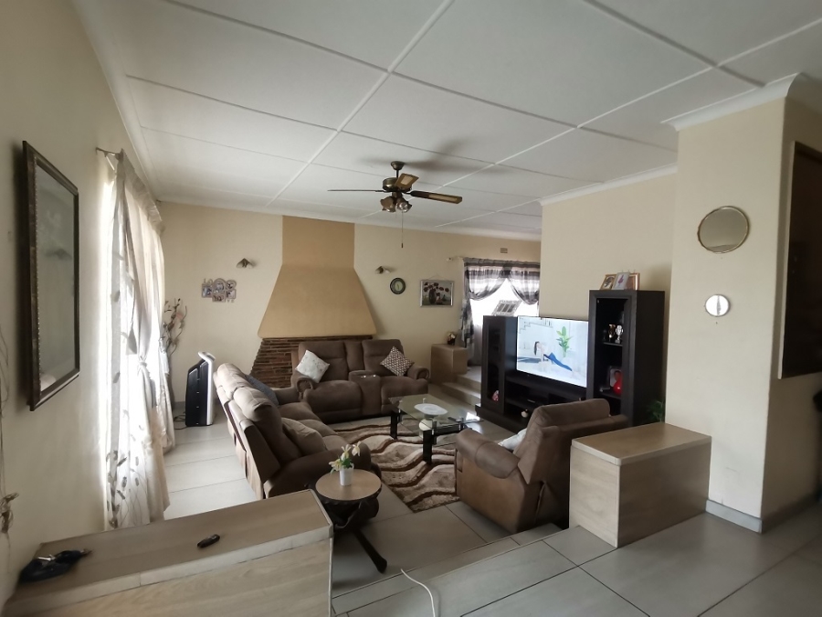 3 Bedroom Property for Sale in Towerby Gauteng