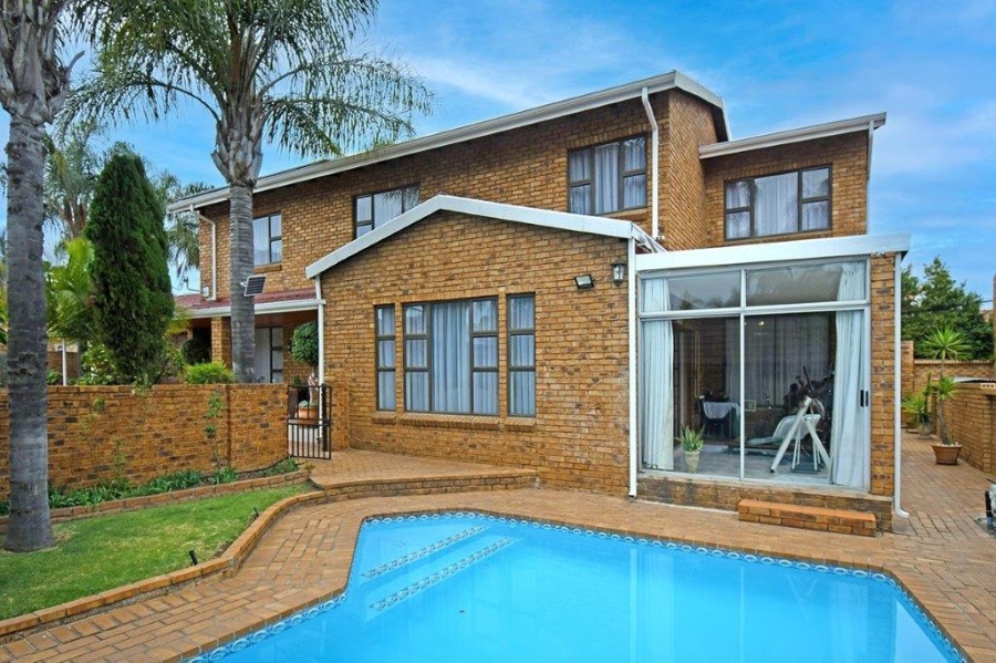 4 Bedroom Property for Sale in Dowerglen Ext 3 Gauteng