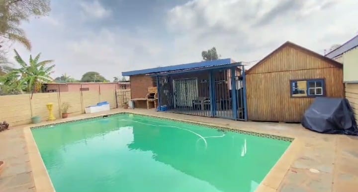 4 Bedroom Property for Sale in Theresa Park Gauteng