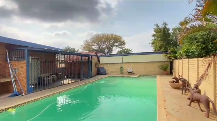 4 Bedroom Property for Sale in Theresa Park Gauteng