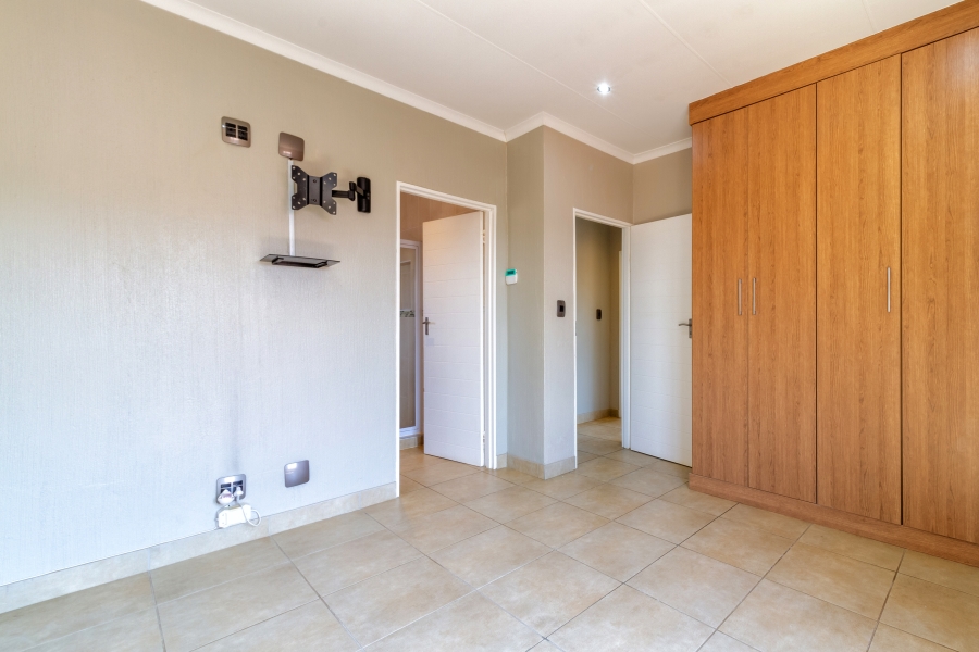 3 Bedroom Property for Sale in Tres Jolie Gauteng