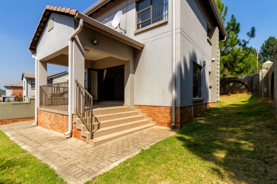 3 Bedroom Property for Sale in Tres Jolie Gauteng