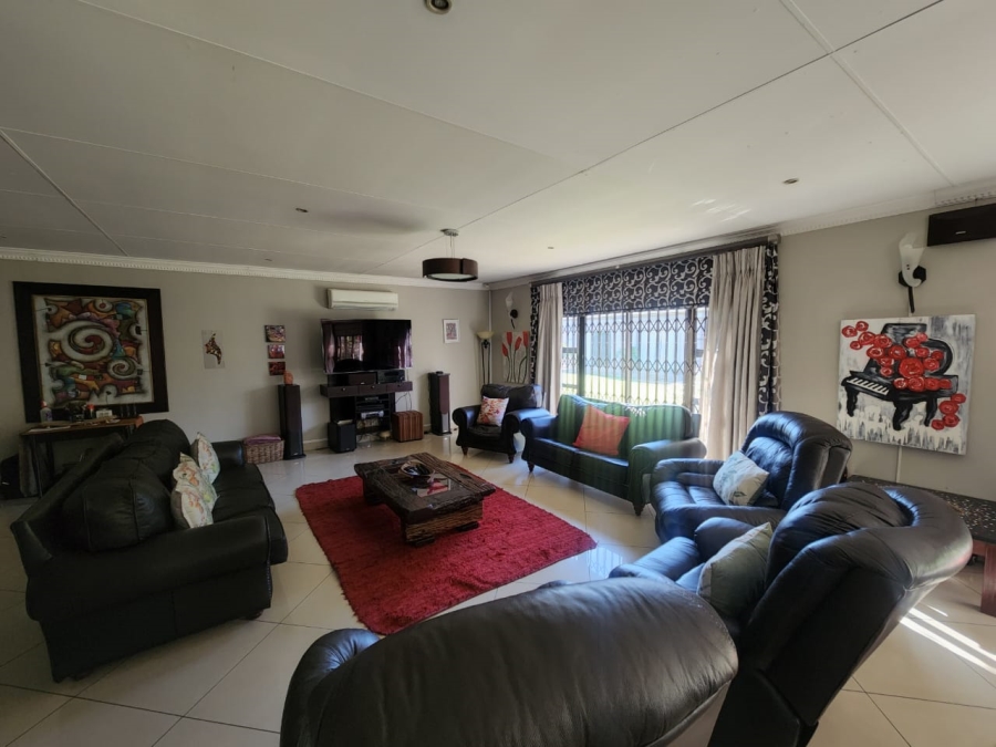 4 Bedroom Property for Sale in Vanderbijlpark SW 5 Gauteng