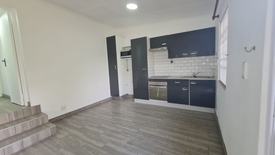 To Let 1 Bedroom Property for Rent in Lakeside Gauteng